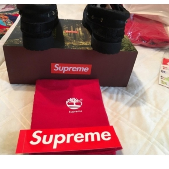 Supreme X Timberland Three eye lugs - Picture 2 of 3